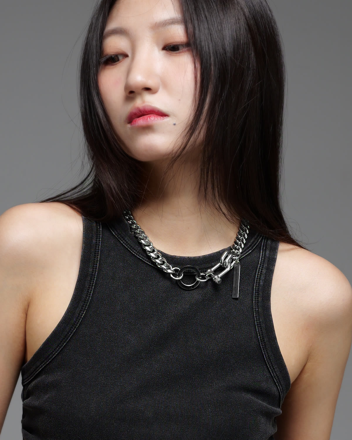 Human Unbalance Chain Necklace 004 worn